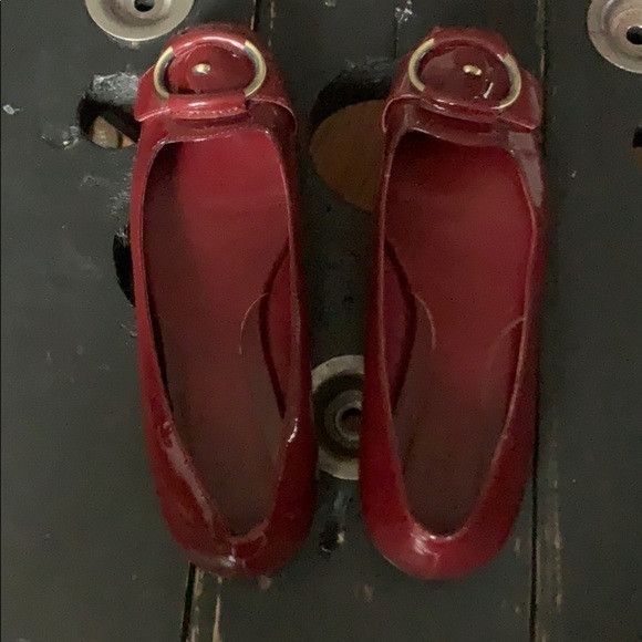 COLE Haan Nike Air Cranberry Patent Leather Flats - Picture 2 of 15